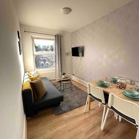2 Bed Apt Sofa Bed Up To 6 Londres Exterior foto