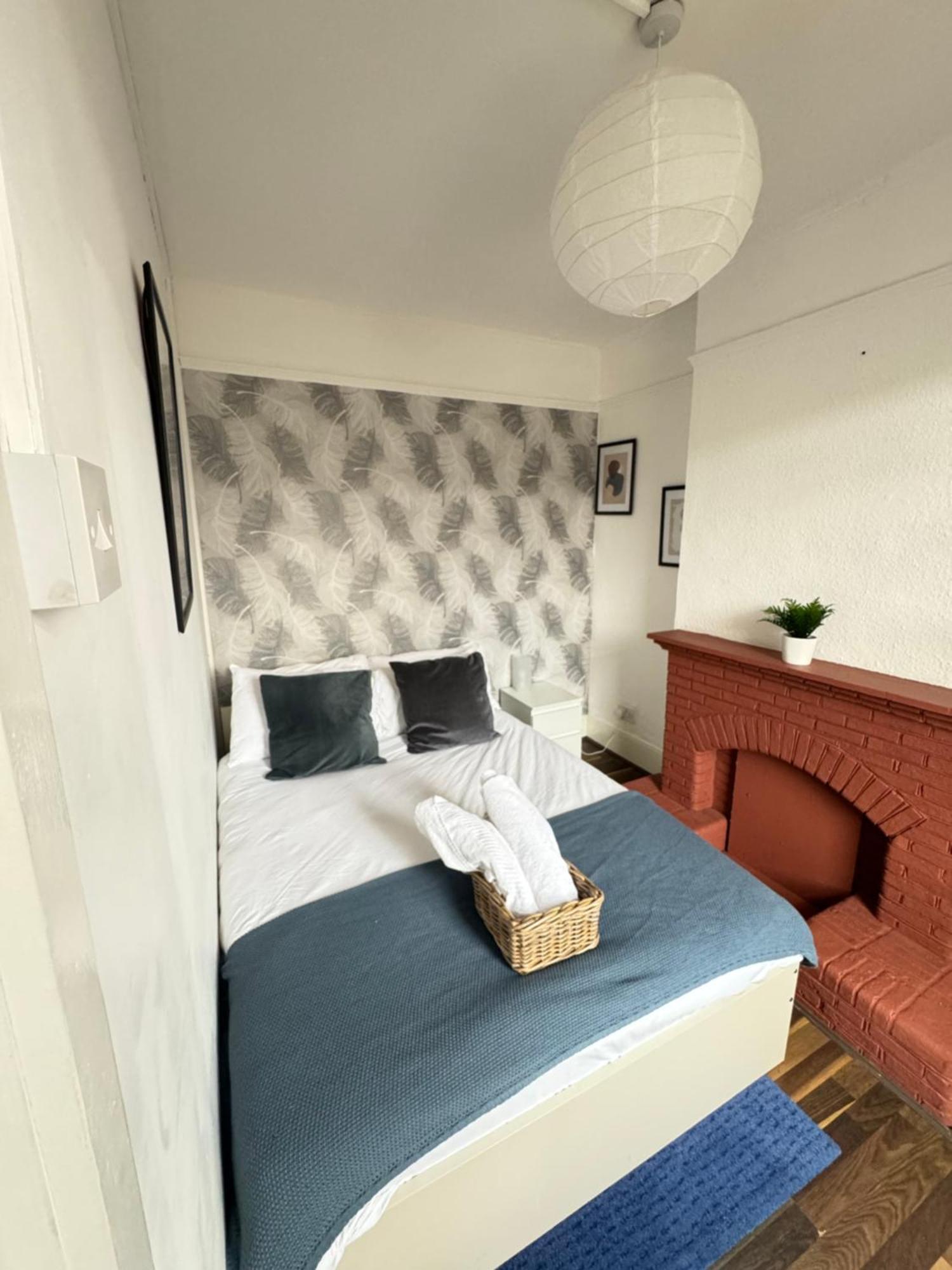 2 Bed Apt Sofa Bed Up To 6 Londres Exterior foto
