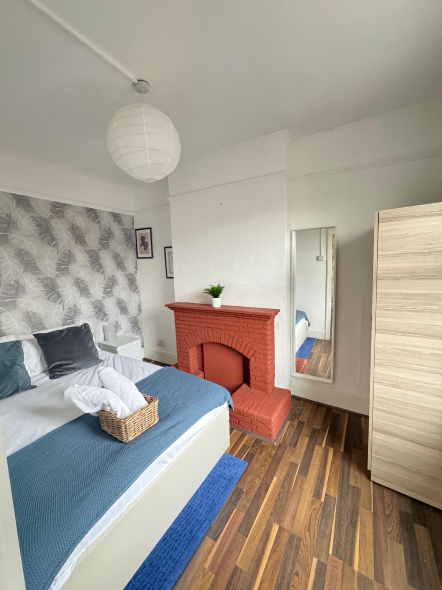 2 Bed Apt Sofa Bed Up To 6 Londres Exterior foto