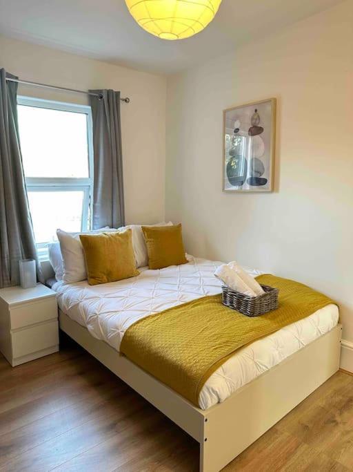 2 Bed Apt Sofa Bed Up To 6 Londres Exterior foto
