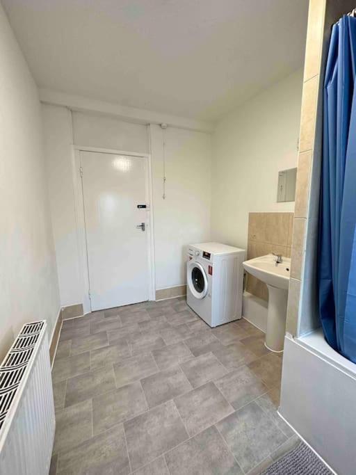 2 Bed Apt Sofa Bed Up To 6 Londres Exterior foto