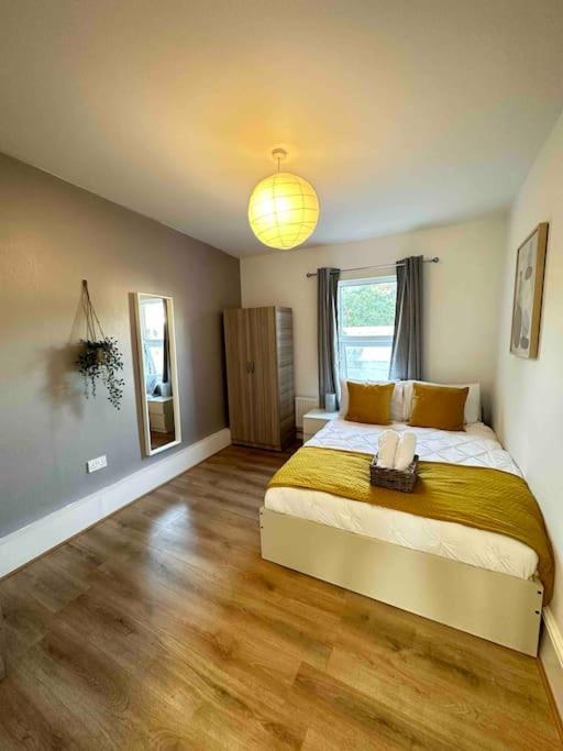 2 Bed Apt Sofa Bed Up To 6 Londres Exterior foto